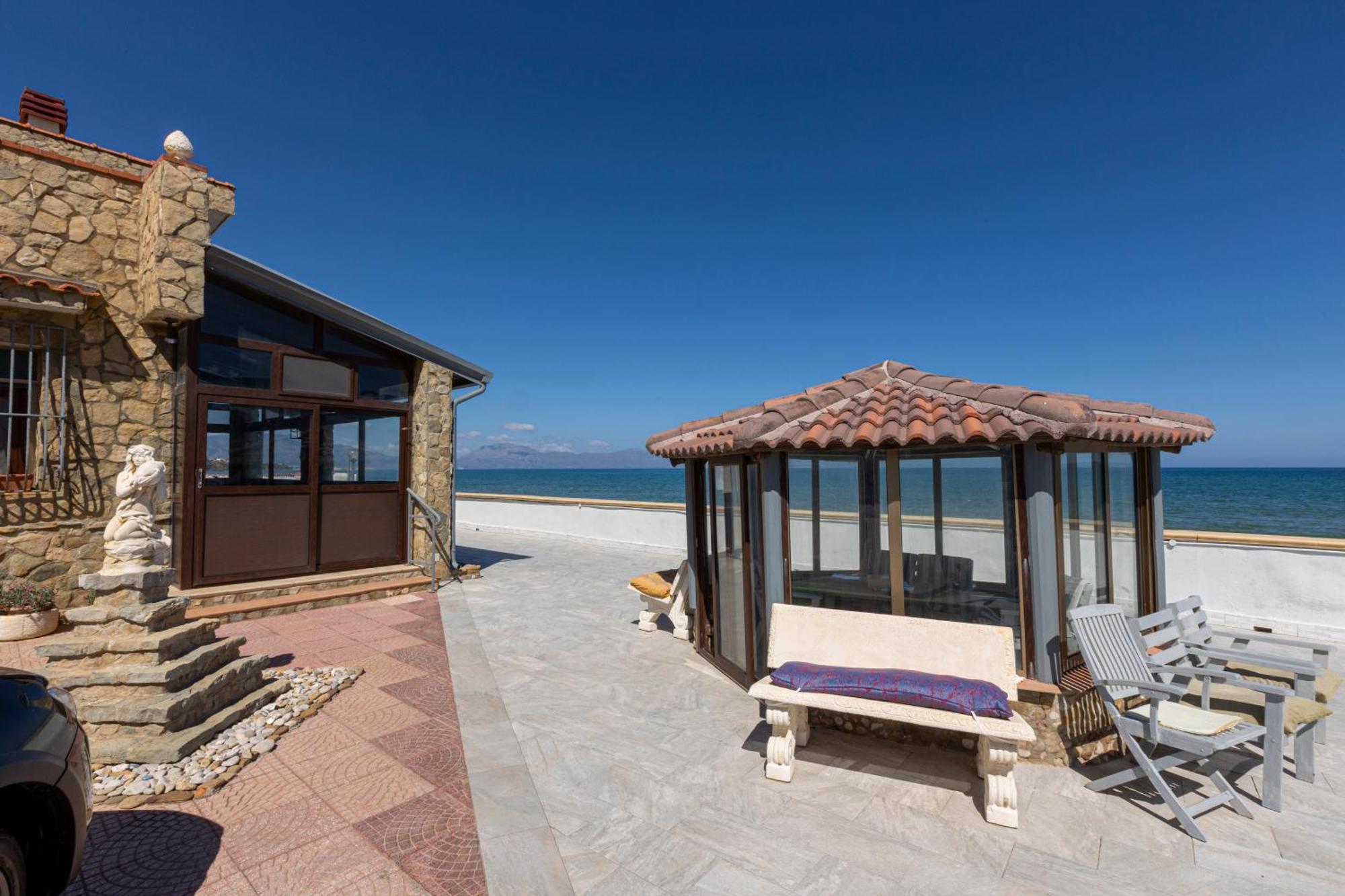 Casa Vacanza Barbera - In Riva Al Mare Villa Trappeto  Exterior photo