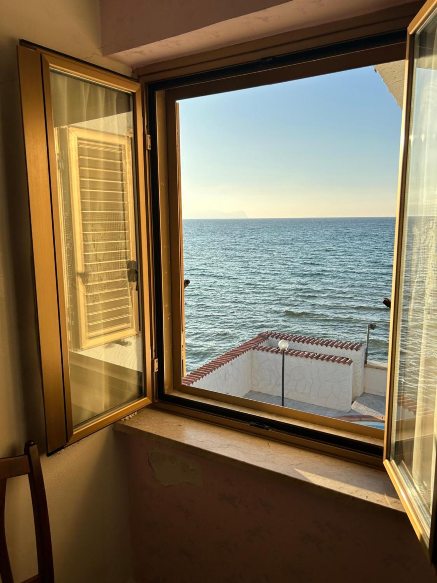 Casa Vacanza Barbera - In Riva Al Mare Villa Trappeto  Exterior photo